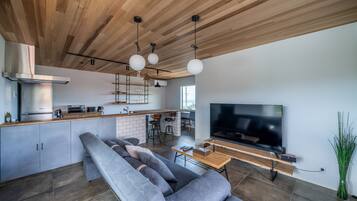 Luxury Villa | Living area | Flat-screen TV, Netflix, streaming services