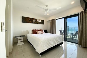 2 bedrooms, desk, iron/ironing board, WiFi