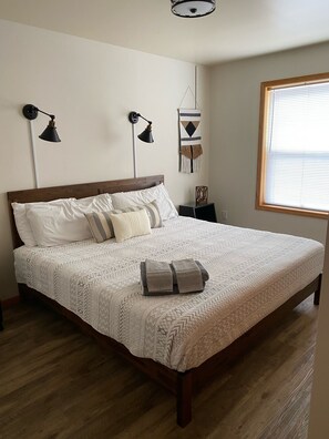 2 bedrooms, WiFi, bed sheets