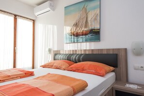 2 bedrooms, WiFi, bed sheets