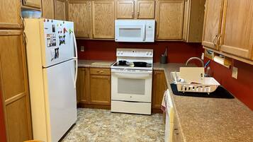 Fridge, microwave, oven, dishwasher
