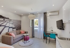 TV - Unique studio apartment (Zadar)