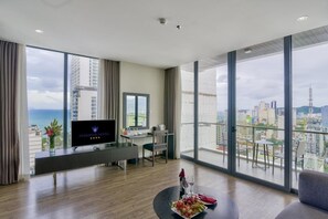 Living area - PI Suites (New Delhi)