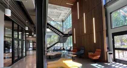 San Francisco Suburb French farmhouse - great location