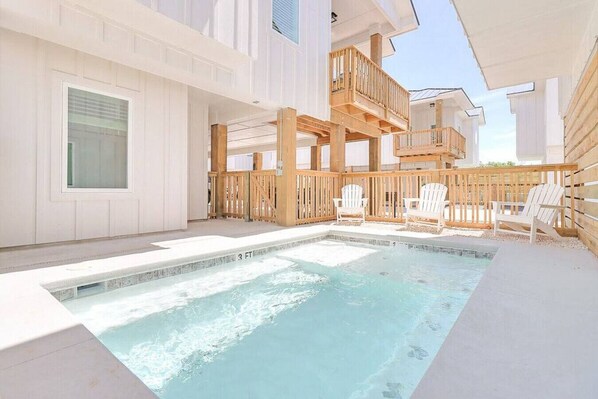 Outdoor pool, a heated pool