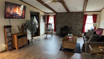 Téléviseur connecté, foyer, jeux vidéo, lecteur de DVD