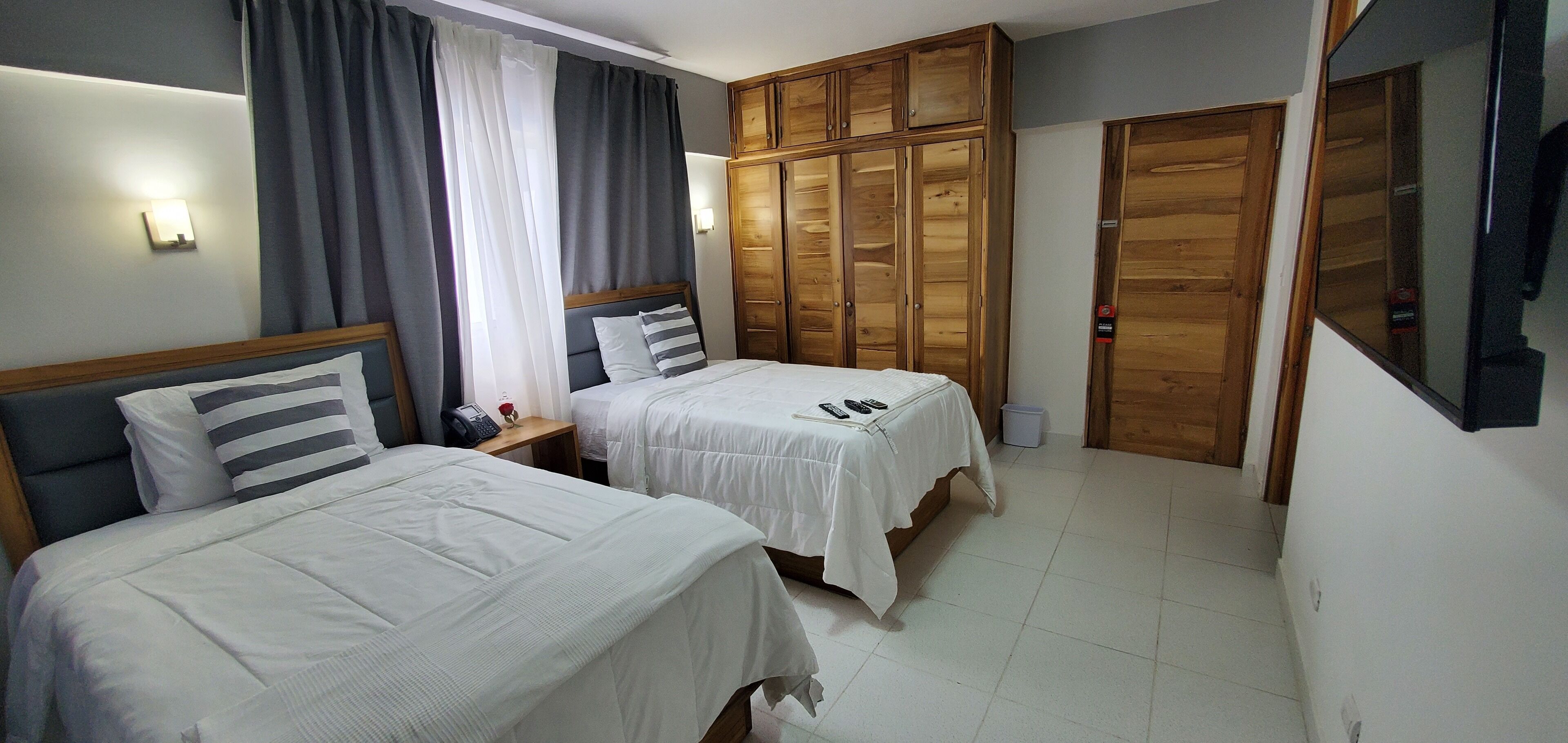 deluxe room, 1 bedroom | egyptian cotton sheets, premium bedding, down duvets, pillow-top beds