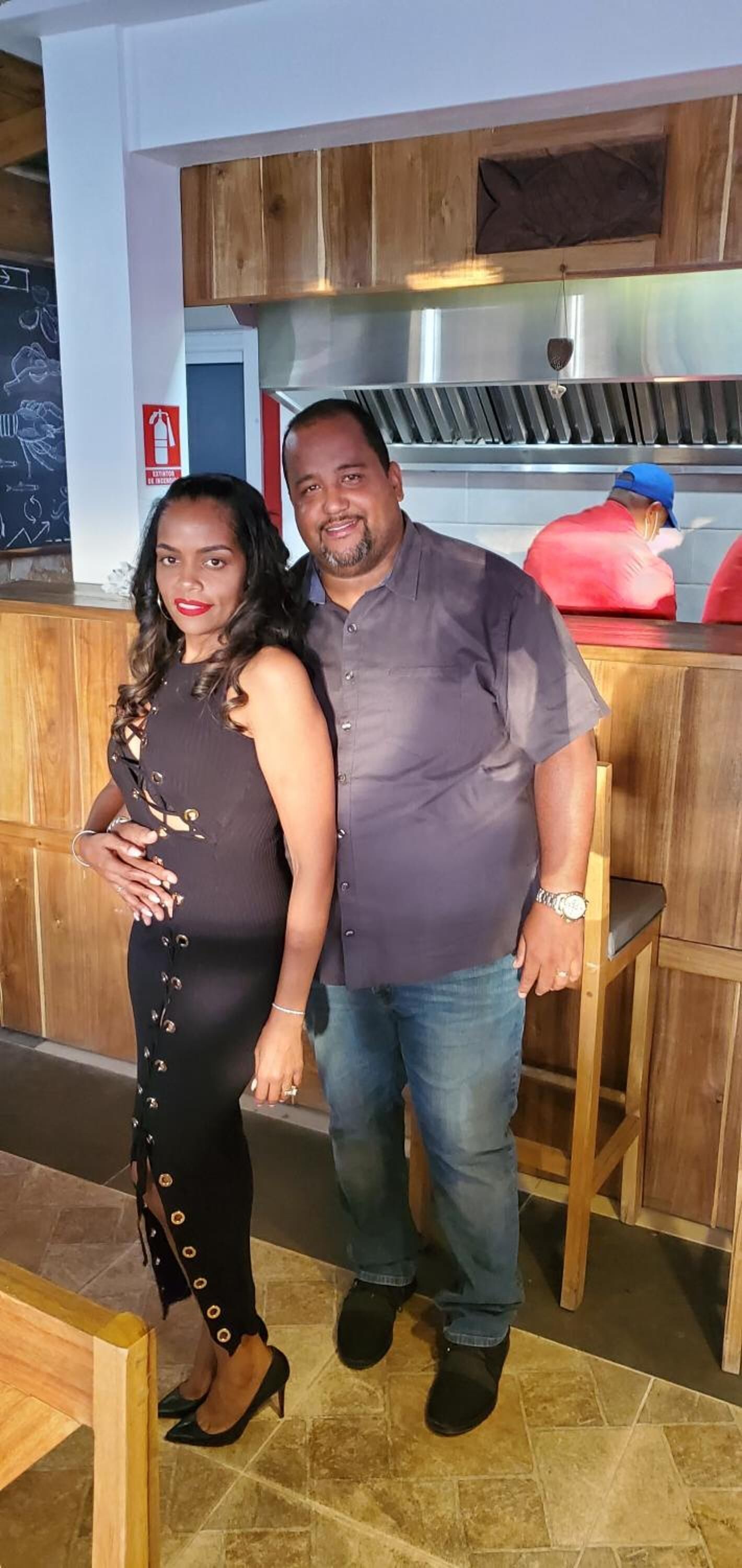 breakfast, lunch and dinner served