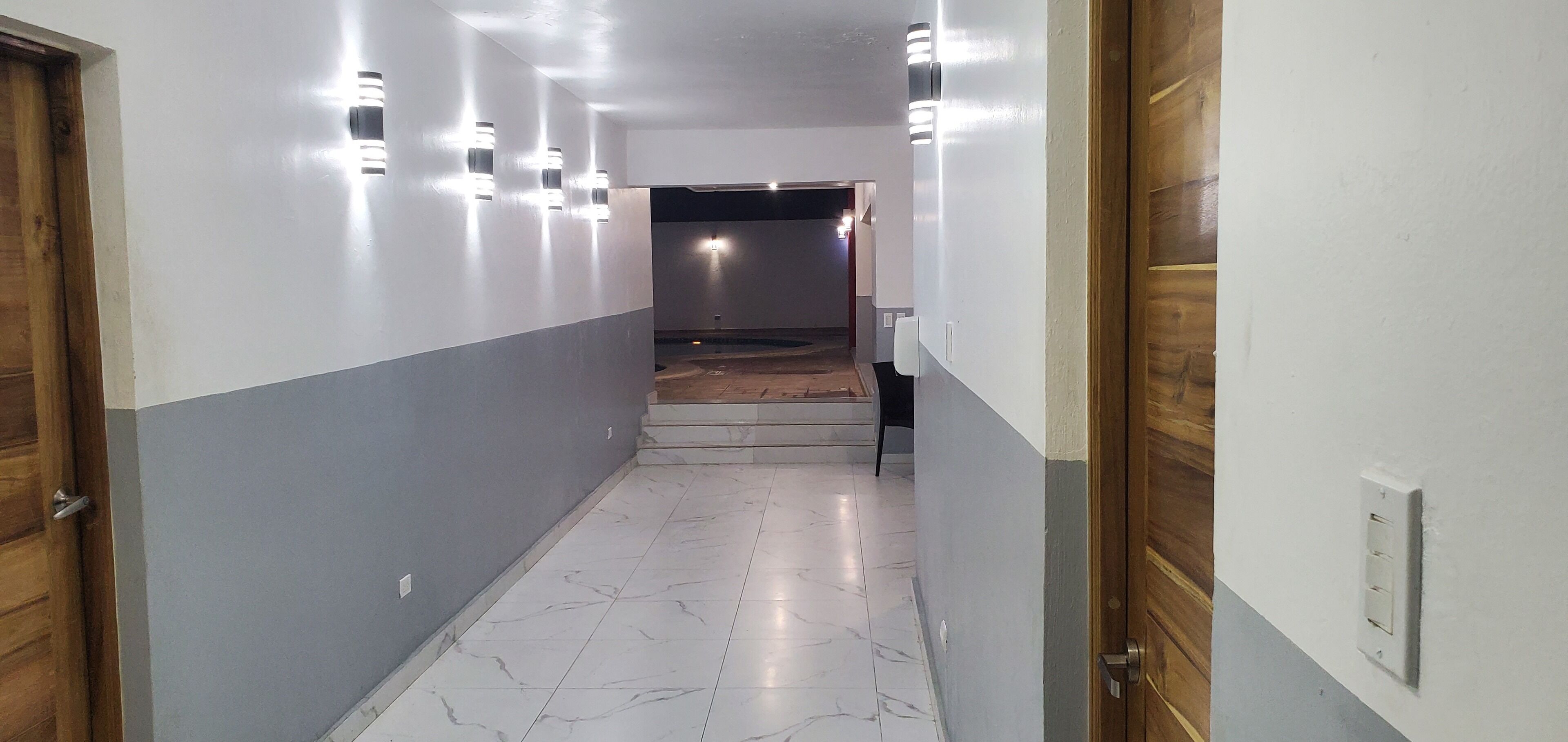 43-inch smart tv with cable channels, tv, netflix