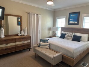 3 bedrooms, iron/ironing board, WiFi, bed sheets - 3 Bedroom house in Purple Parrot (Pensacola)
