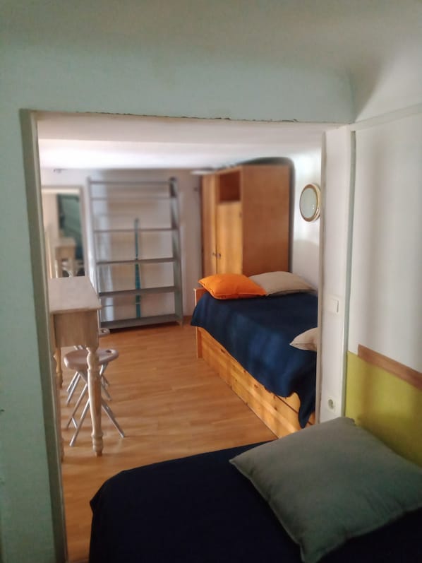 Iron/ironing board