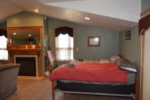 1 bedroom, travel crib, free WiFi, bed sheets - Spacious Farm Stay (Salem)