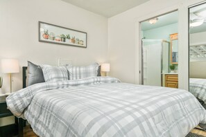 Unclassified image, 4 of 33, button