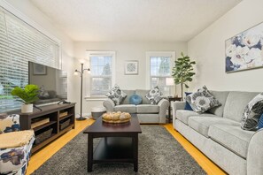 Unclassified image, 3 of 33, button