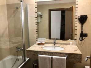 Bathroom - Los Dolmenes (Antequera)