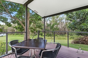 Deluxe Studio Cabin | Terrace/patio