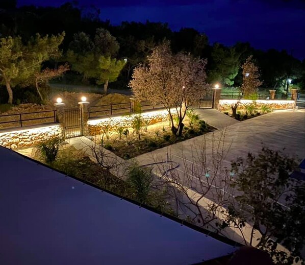 Property grounds - Rustic and Spacious Studio by the beach (Pefki)