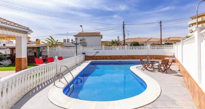 Klimatisierte Villa "Mascota Rincón de la Victoria" mit Pool, Garten & WLAN