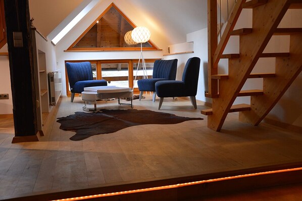 المنشأة من الداخل