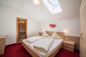 1 bedroom, free WiFi, bed sheets - Apartment "Texelblick Rainegg" with Mountain View, Wi-Fi, Garden & Balcony (Schenna)