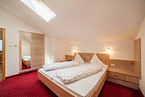 1 bedroom, free WiFi, bed sheets - Apartment "Mutspitz Rainegg" with Mountain View, Wi-Fi, Garden & Balcony (Schenna)