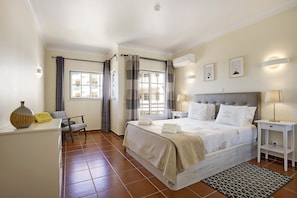 2 chambres, fer et planche Ă repasser, Wi-Fi gratuit, draps fournis