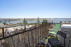 Property grounds - Santa Isabel Apartment with A/C, Wi-Fi, Terrace and Balcony (Portimão)
