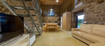 Huisdiervriendelijk Vakantiehuis Villae Carreiro met zwembad, airco, Wi-Fi, tuin & terras