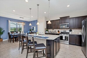 House (5 Bedrooms) | Private kitchen | Microwave, oven, stovetop, dishwasher