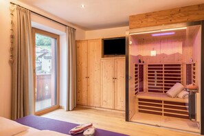 1 bedroom, free WiFi, bed sheets - Apartment "Talblick" with Mountain View, Wi-Fi, Balcony & Garden (Lajen)