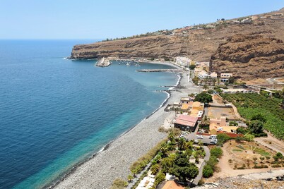 Villa "Pueblo Don Thomas" with Mountain View, Wi-Fi, Pool, Garden & Terrace