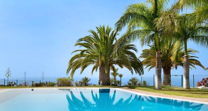 Villa "Pueblo Don Thomas" with Mountain View, Wi-Fi, Pool, Garden & Terrace