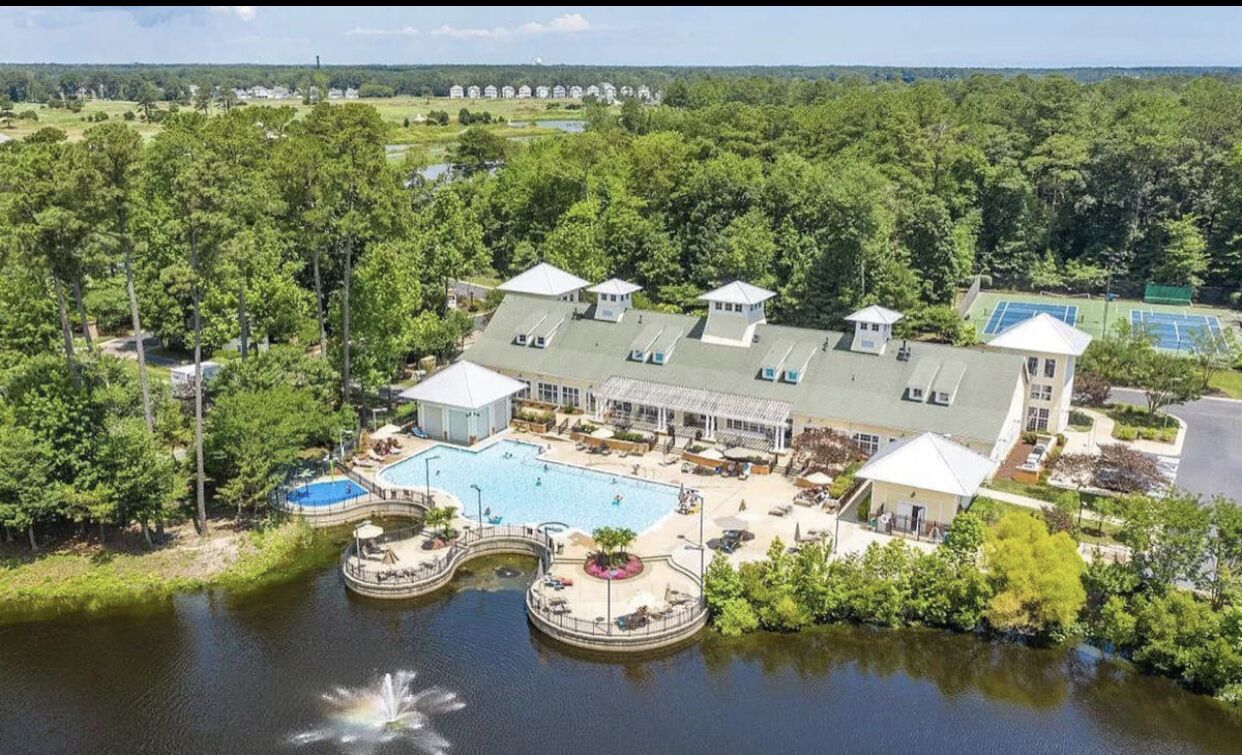West Ocean City Family Retreat! Sleeps up to 15!