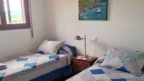 Room - Piso Ideal Para Pasar Unos Días Disfrutando de la Villa Pasiega (San Pedro del Romeral)