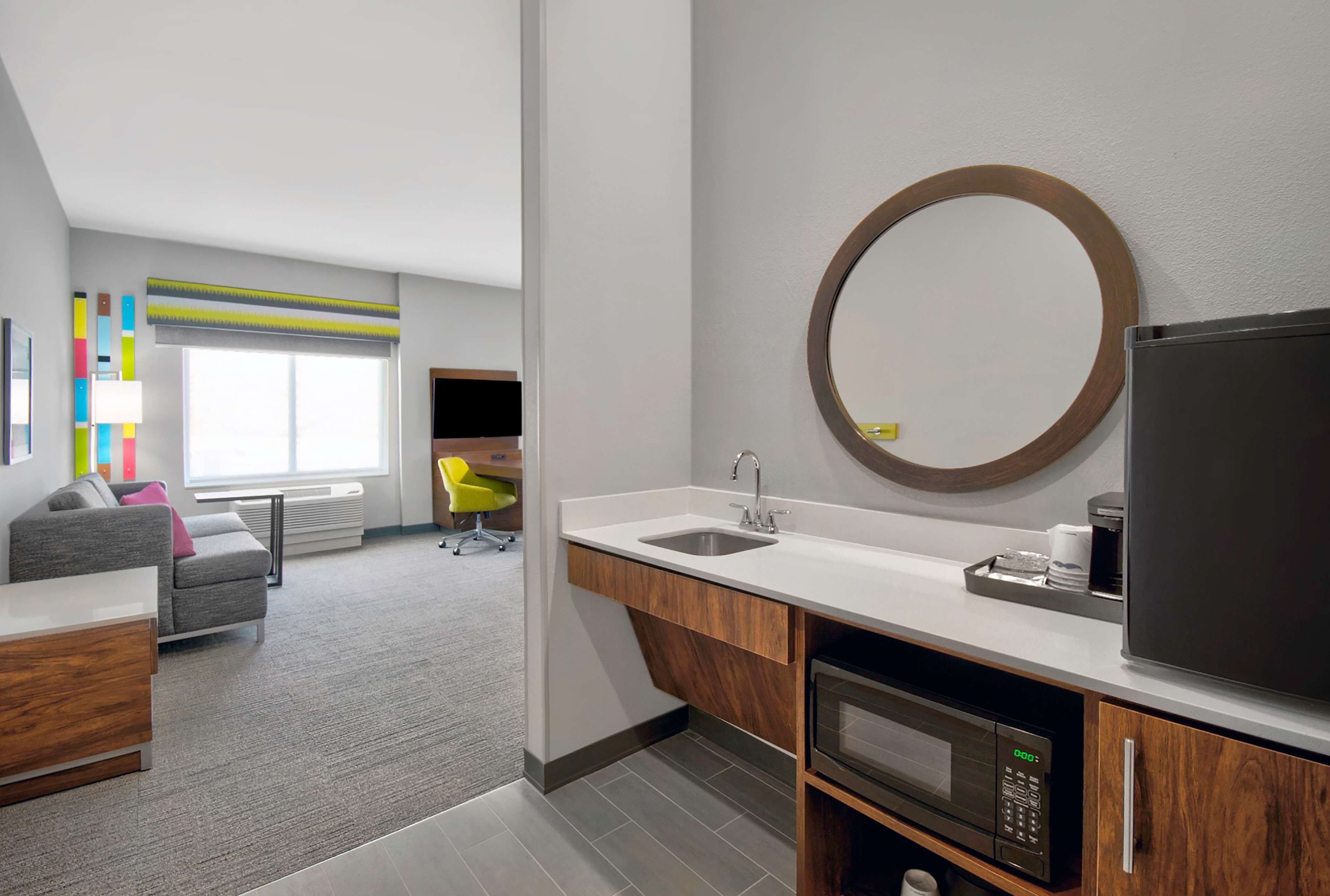 suite, 1 king bed, accessible (mobility & hearing, roll-in shower) | minibar