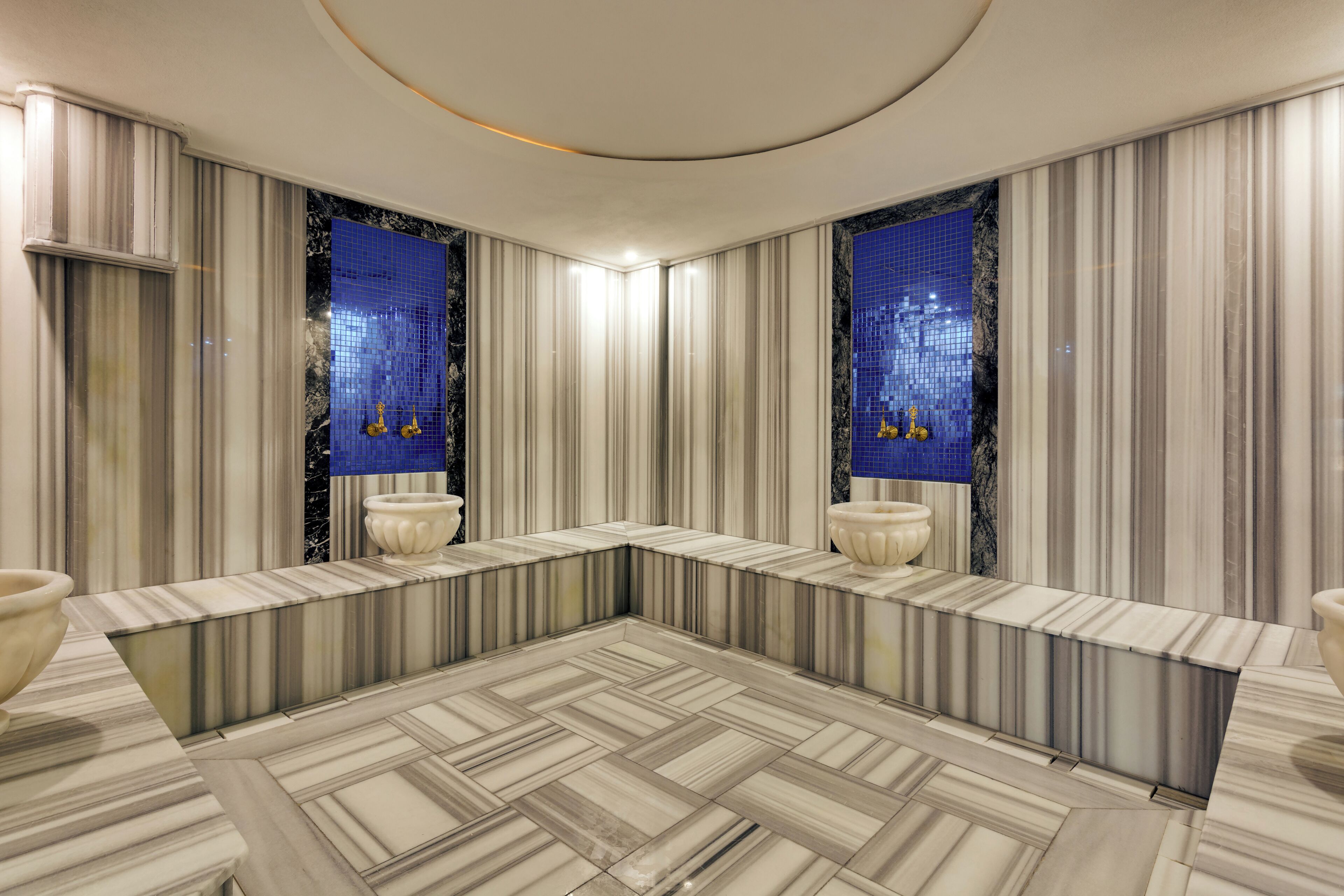 Sauna, steam room, massages