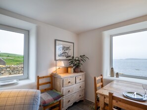 Room - Shore Cottage, Errislannan (Clifden)