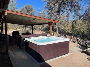 Terrace/patio - Scenic Serenity 50 acres/hot tub/game room (Oakhurst)