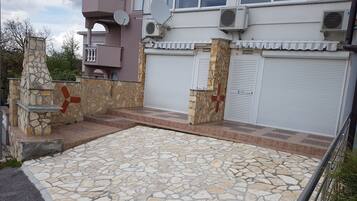 Apartment, 1 Bedroom, Accessible, Smoking | Property entrance