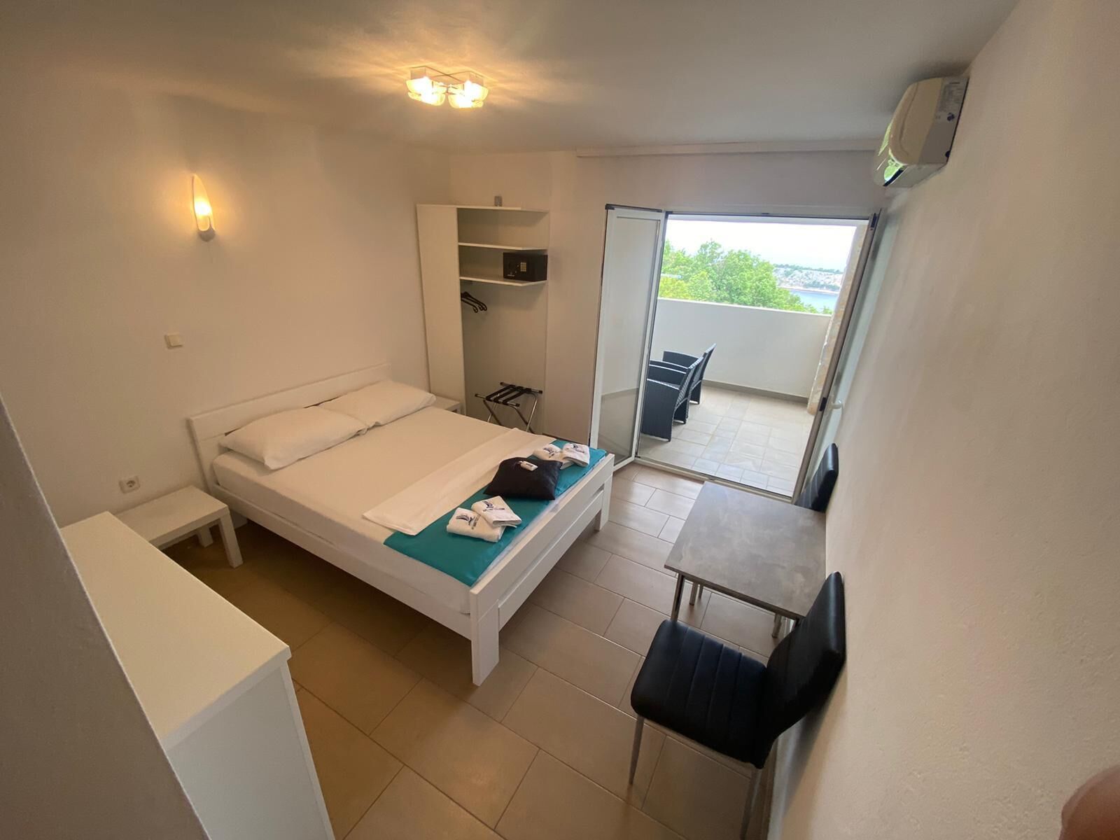 Habitación, 1 habitación, accesible para personas con discapacidad, fumadores | 1 dormitorio