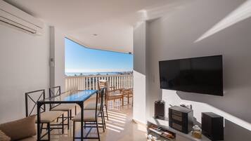 Apartment, 1 Bedroom, Accessible, Smoking | Room amenity