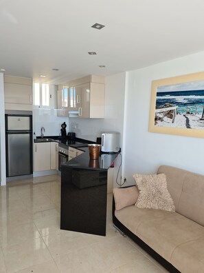 Apartment, 1 Bedroom, Accessible, Smoking | Interior