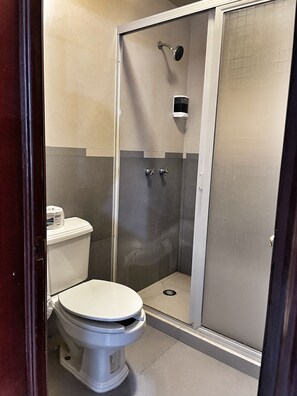 Kamar, 1 kamar tidur, Boleh Merokok, pemandangan kebun | Kamar mandi