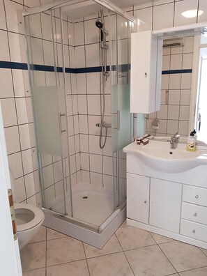 Apartment, 1 Bedroom, Accessible, Smoking | Bathroom | Shampoo - Apartment Angelina With 1 Bedroom and Terrace (Omisalj)