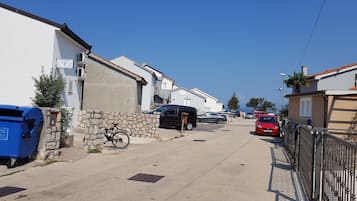 Apartment, 1 Bedroom, Accessible, Smoking | Property grounds