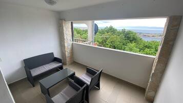 Studio, 1 Bedroom, Accessible, Balcony | Balcony