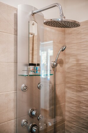 Villa, 3 Bedrooms, Private Pool, Garden View | Bathroom shower