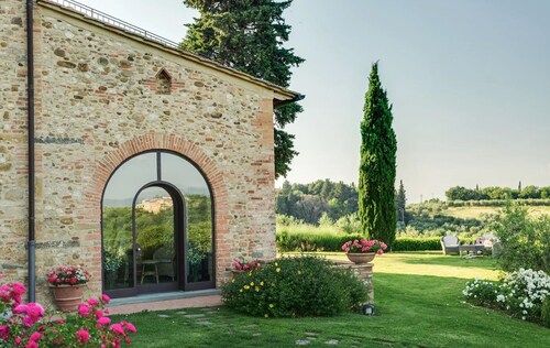 Chianti Villa Surrounded by Greenery With Swimming Pool