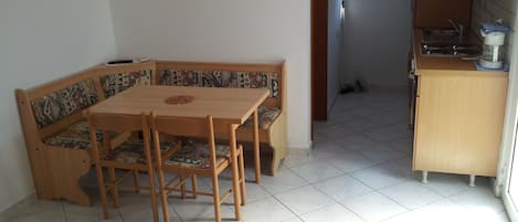 Departamento, 1 habitación, con acceso para personas discapacitadas, para fumadores | Comedor
