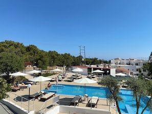 Rum - 1 sovrum - rökare - balkong | Pool | Utomhuspool